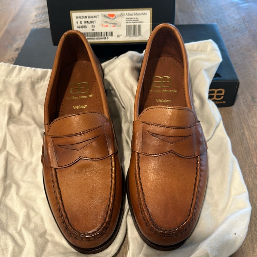 Allen Edmonds Walden walnut shoes size 9